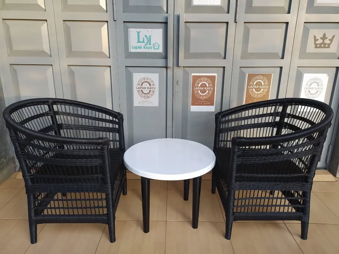 Set Table & Rattan Chair Black Yosi - Image 2