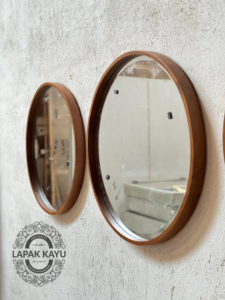 Round Mirror